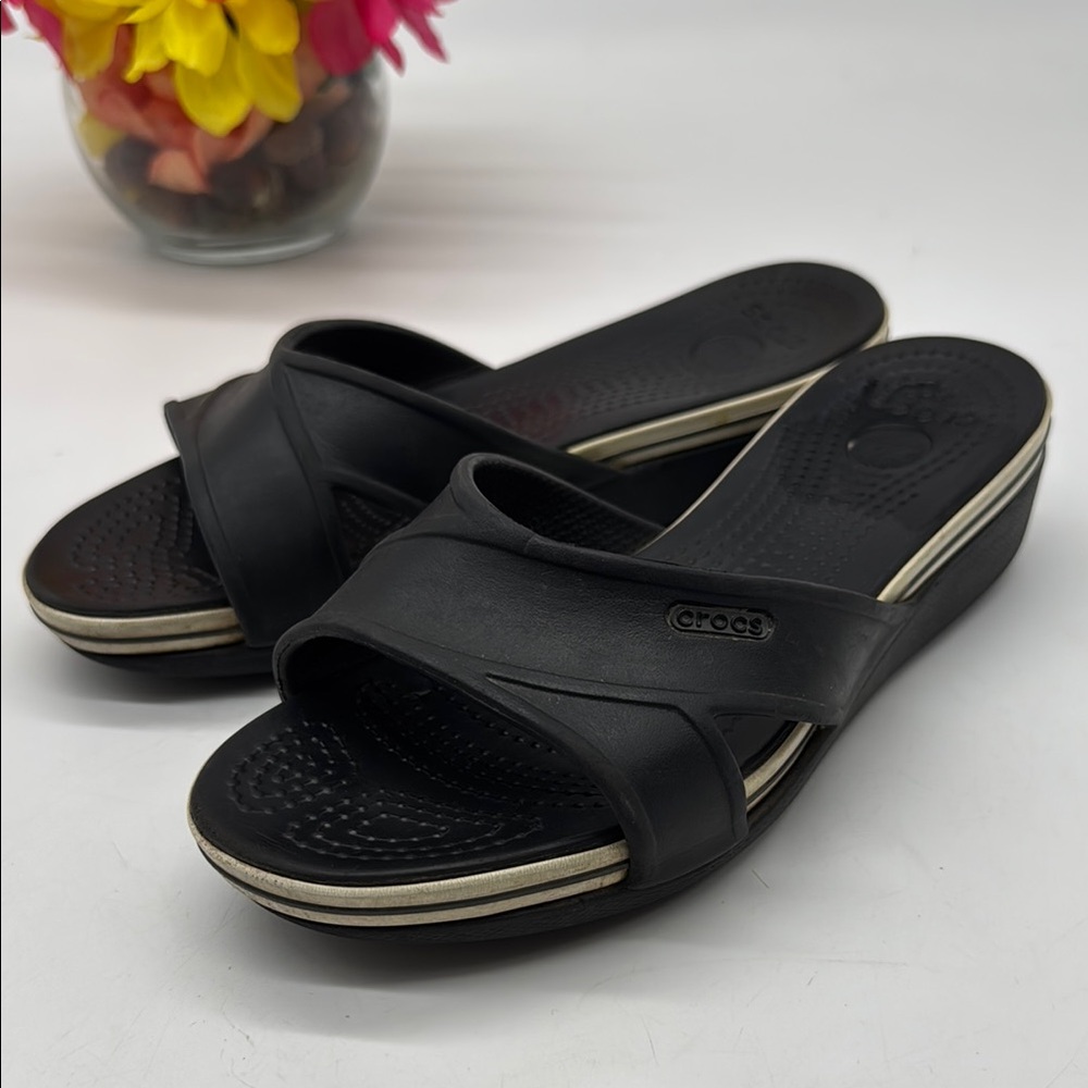 CROCS Black Mules with Comfort Footbed Size 6 CR7663